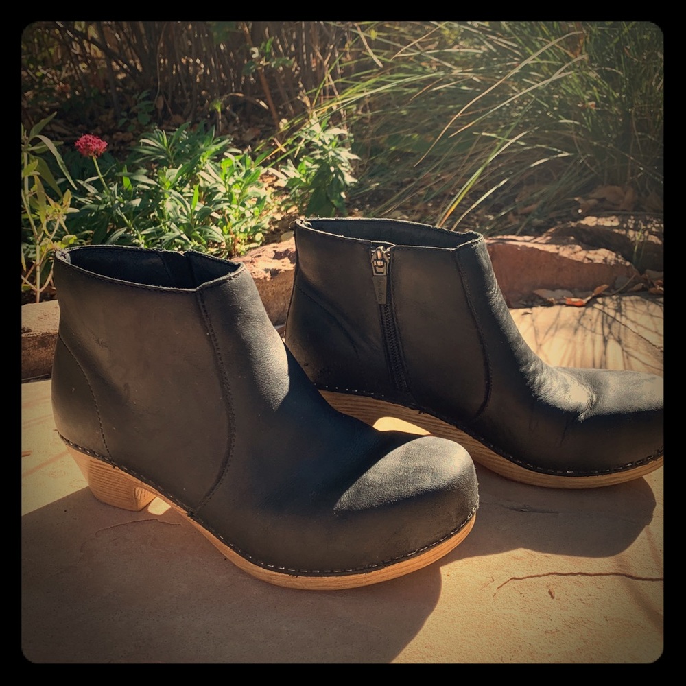 Dansko Women’s Barbara booties